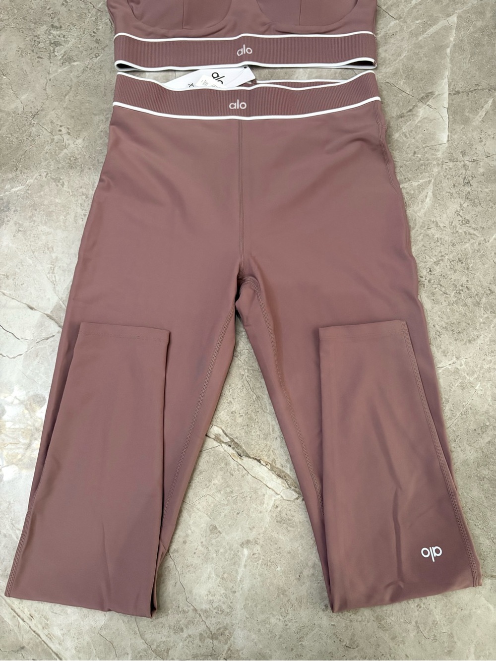ALO Yoga Mauve Crop Legging and Support Bra Set - Picture 6 of 6